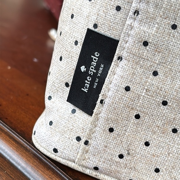 NWOT Kate Spade Out to Lunch Zippered Lunch Tote Polka Dot Neutral Insulated - Picture 3 of 11